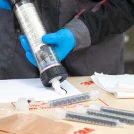 Calibrage d'une nouvelle cartouche de mastic