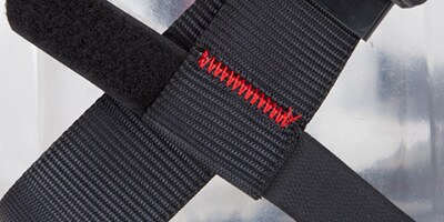 Extrémités de sangle auto-agrippantes
